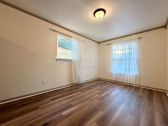 3rd image of 1145 Tamarack Trl