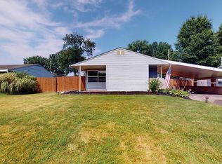31 Teaberry Ln, Levittown, PA