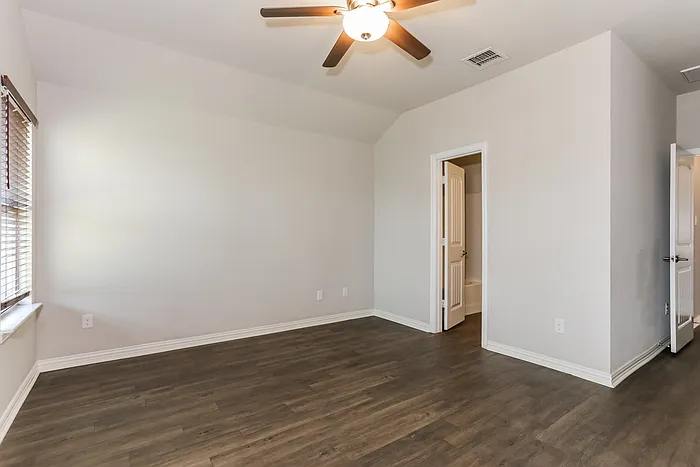 9021 Curacao Dr — Photo 9