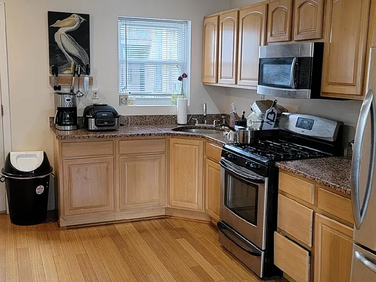 182 Christopher Columbus Dr #A-2 — Photo 7