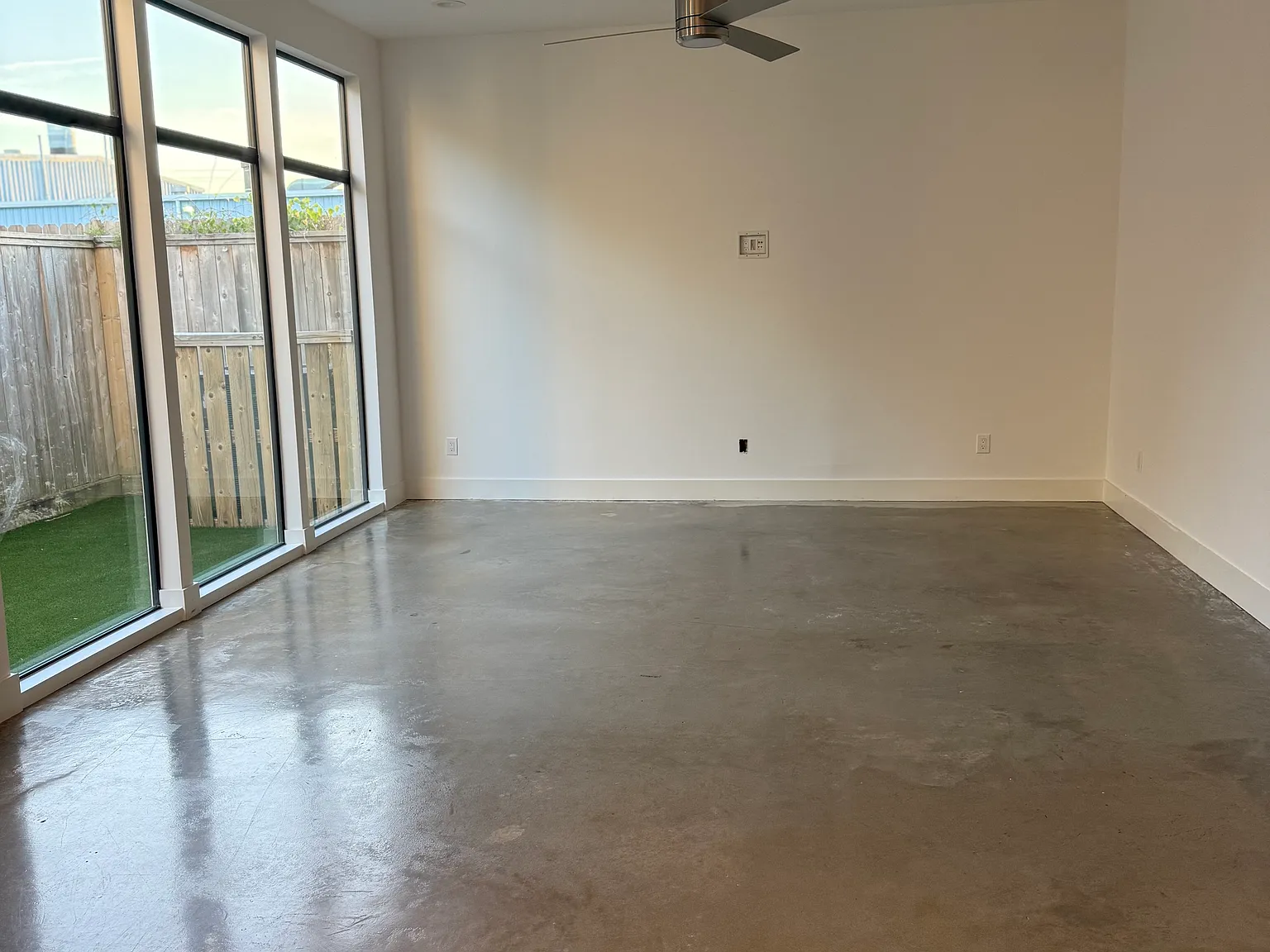 805 Dorothy St — Photo 4