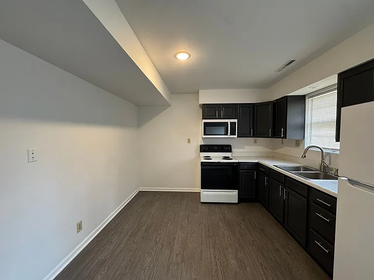 560 N East Park Ln — Photo 10