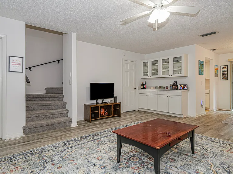 1057 6th Ave #B7 — Photo 6