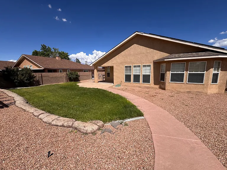 9701 Tapatio Dr NW — Photo 25