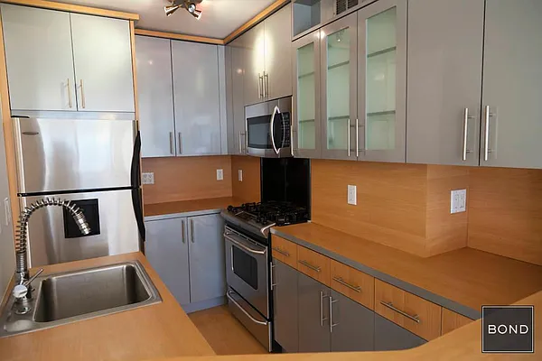 Rented by Bond New York | media 15