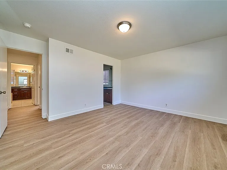 27916 Alvarez Dr — Photo 23