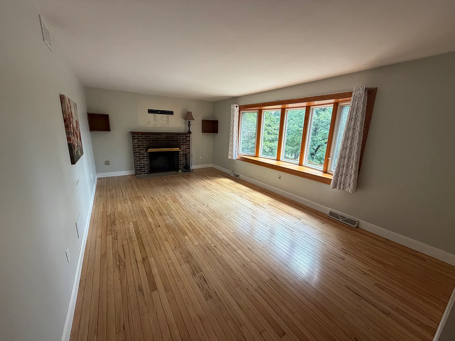 3 bed, 2.5 bath, 1404 sqft, $2,495 — Photo 3
