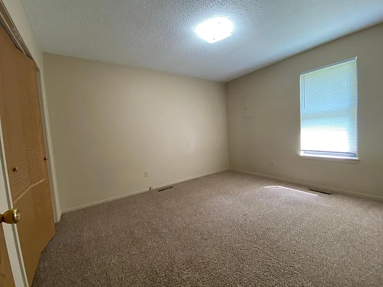1208 N Summit Ave #A — Photo 7