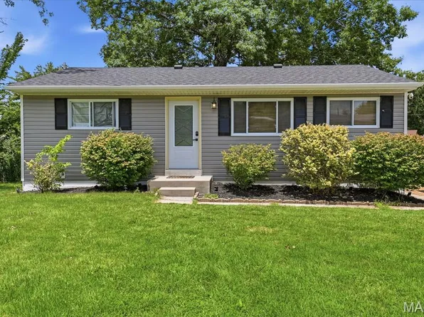 111 Arras Dr, Saint Louis, MO 63129