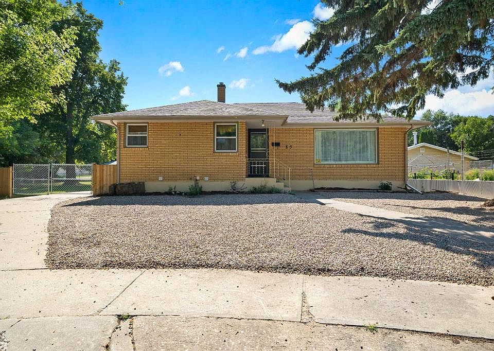 1st image of 85 S Huckvale Cres SW