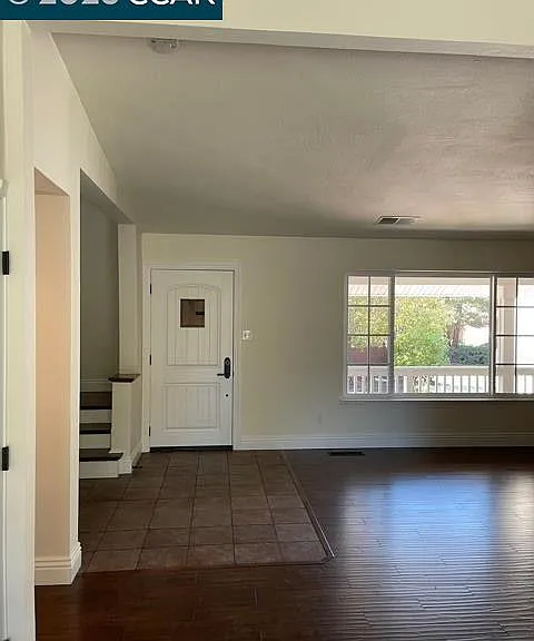 2860 Buena Vista Ave — Photo 9