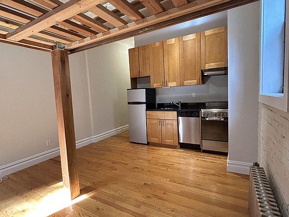4th image of 318 W 106th St APT 1RW