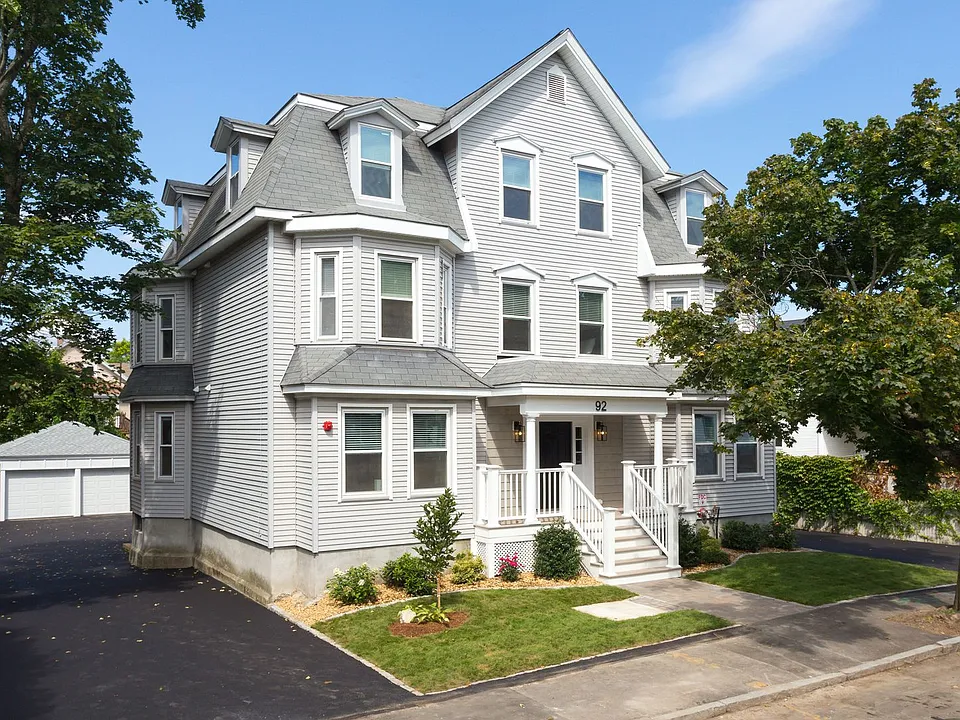 92 Brown St