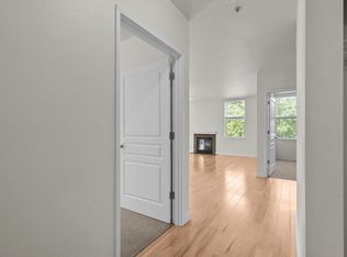 Collins Circle, Portland, OR 97201
