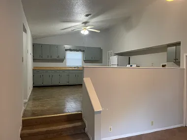 165 Midway Dr #D — Photo 2