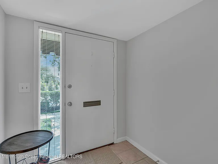 15 Linden Dr — Photo 4