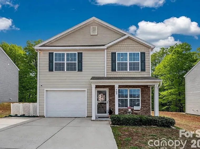 405 Bennington Dr — Photo 3