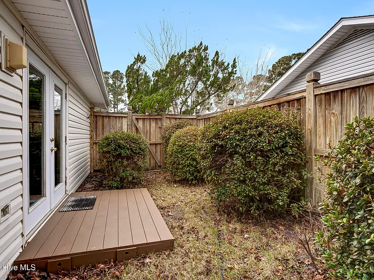 7204 Lounsberry Ct — Photo 32