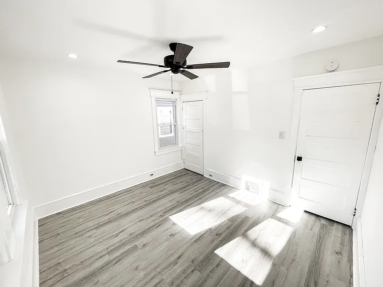 729 Merrick Ave — Photo 8