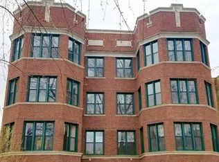 1327 W Greenleaf Ave, Chicago, IL 60626