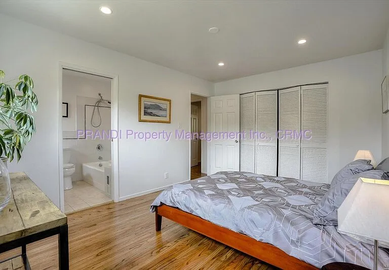 2040 Shady Ln — Photo 7