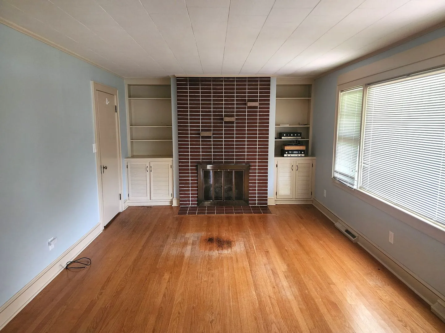 4 Bed 2 Bath Home Mount Airy, NC — Photo 3