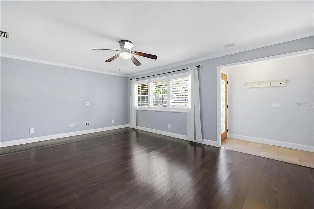 3 bed, 3.5 bath, 1867 sqft, $4,300 — Photo 3