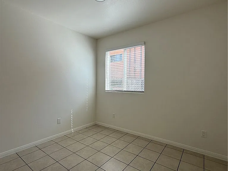 1623 Sherman Pl #7 — Photo 4