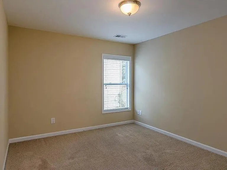 3775 Silver Springs Rd — Photo 10