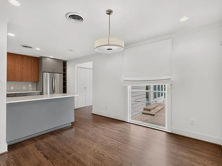 2323 Barberry Dr — Photo 15