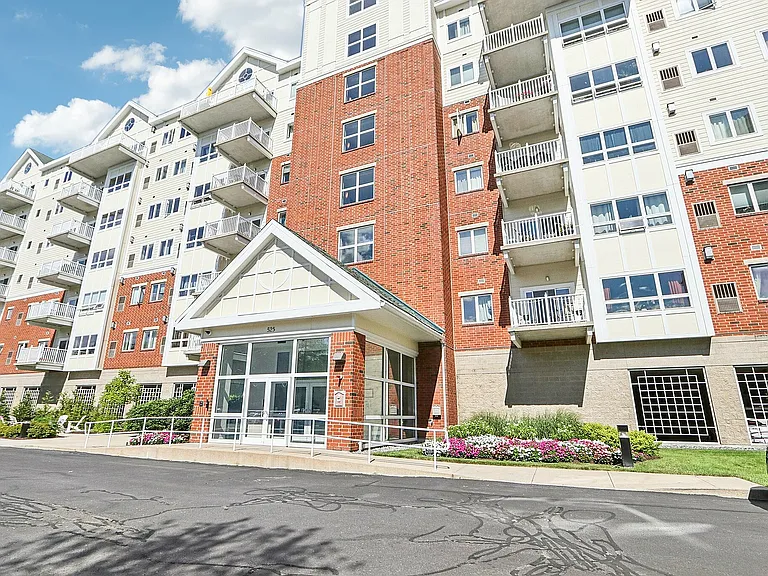 2-web-or-mls-Pawtucket Blvd-S2407-002