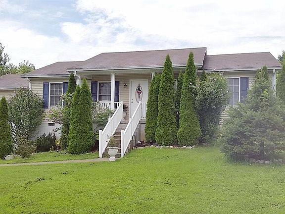2nd image of 121 Stone Creek Dr