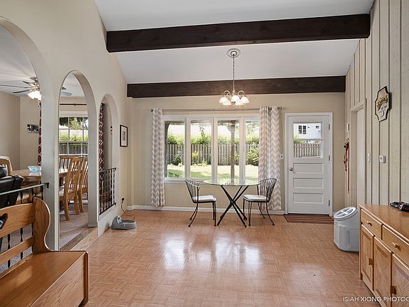 4th image of 26W561 Parkway Dr