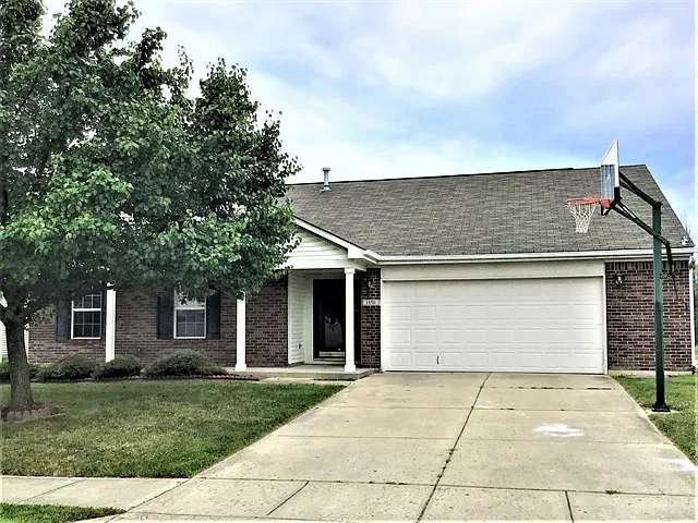 3 bed, 2.0 bath, 1698 sqft, $2,100 — Photo 1