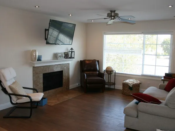 33 Oxford, Irvine, CA 92612