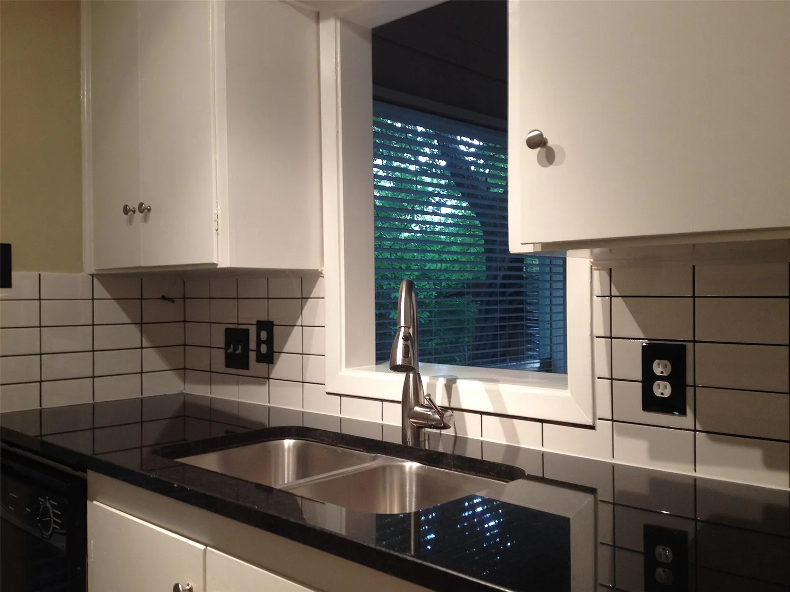 2 bed, 2.0 bath, 2458 sqft, $2,400 — Photo 4