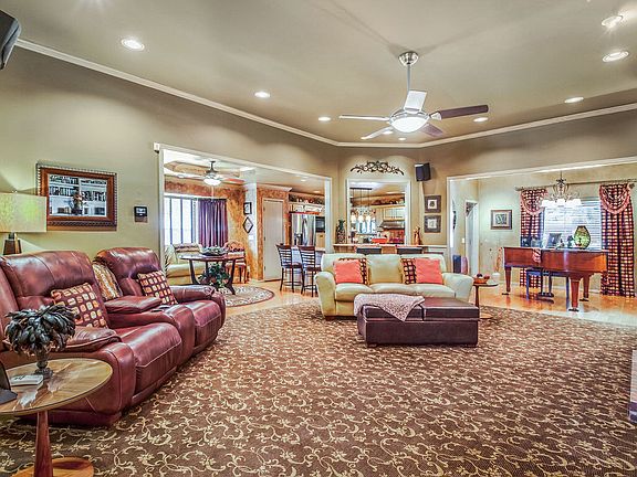 4th image of 804 Woodhollow Trl