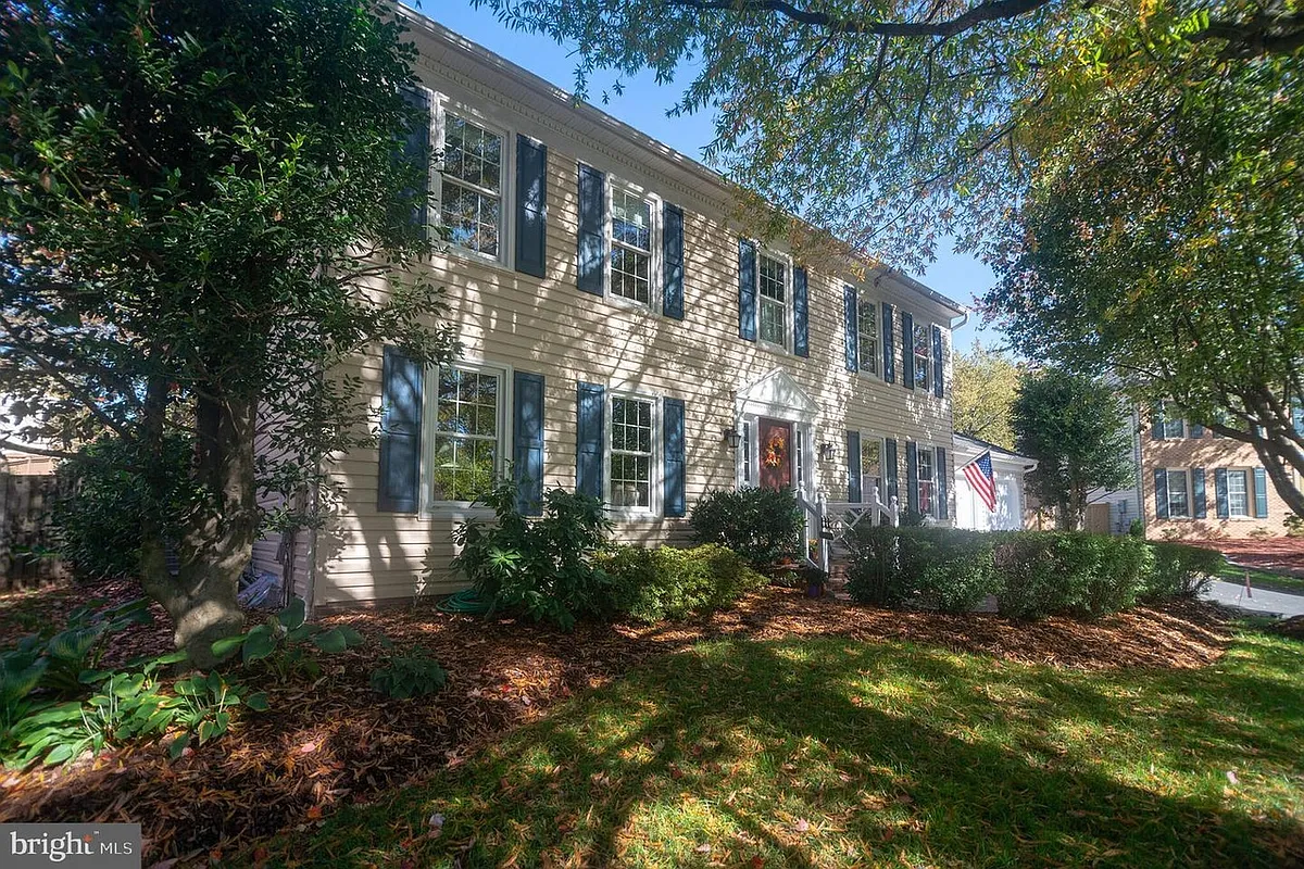 Building Photo - 13104 Bradley Farm Dr