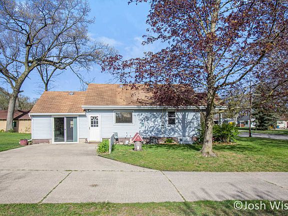5th image of 1020 Royal Oak St SW