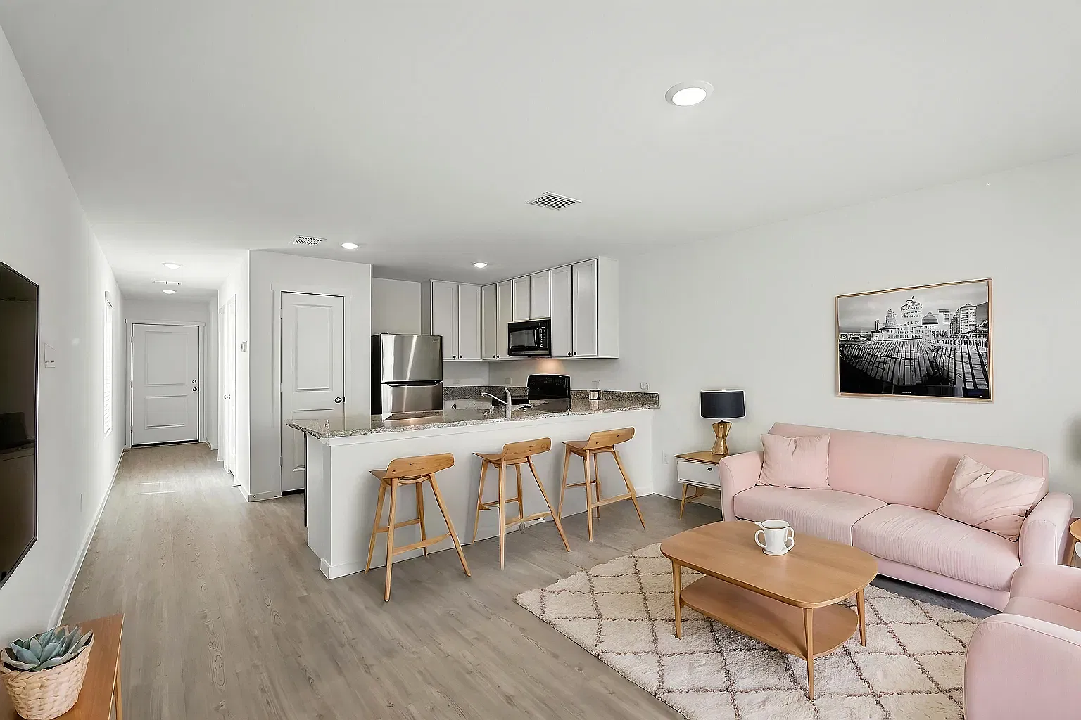 3 bed, 2.5 bath, 1287 sqft, $1,600 — Photo 2