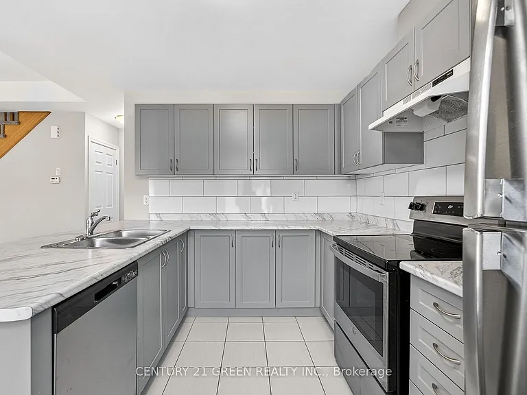 383 Dundas St E #76 — Photo 22