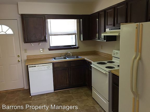 5th image of 3402 Green Briar Ct APT A