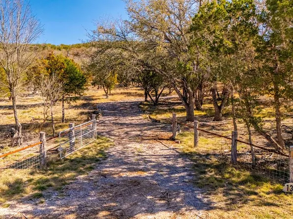 132 Ox Hollow Rd, Ingram, TX 78025