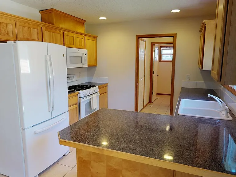 5418 NE 25th Ave — Photo 7