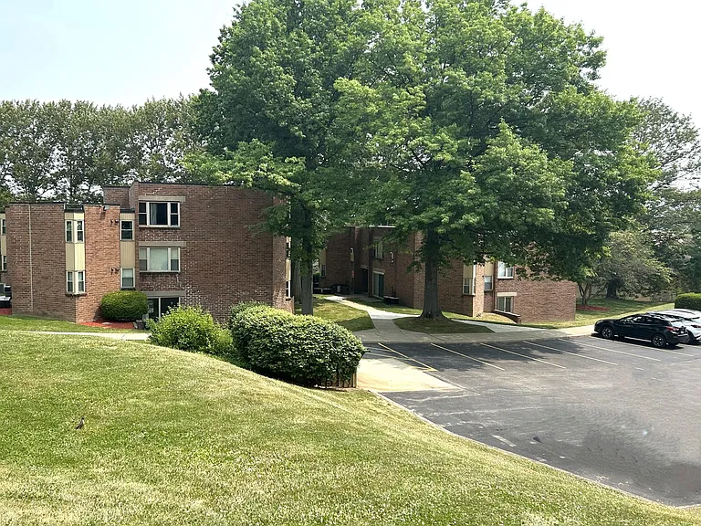 Summit Apartments - Latrobe, PA — Photo 8