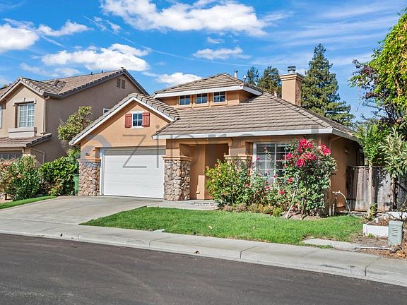 2nd image of 38806 Litchfield Cir