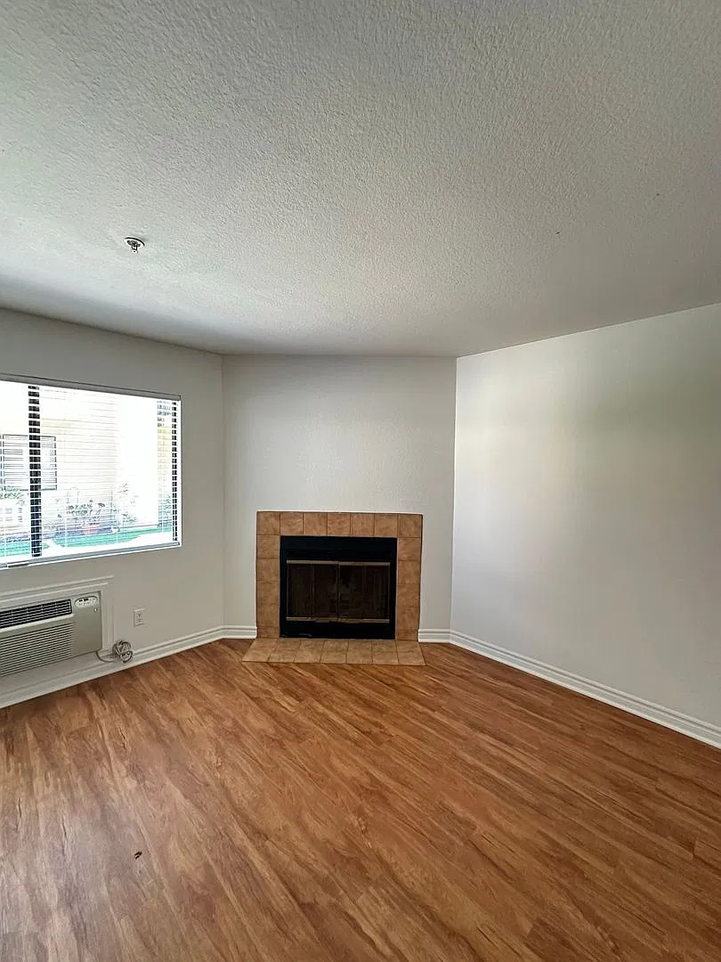 3902Howard — Photo 3