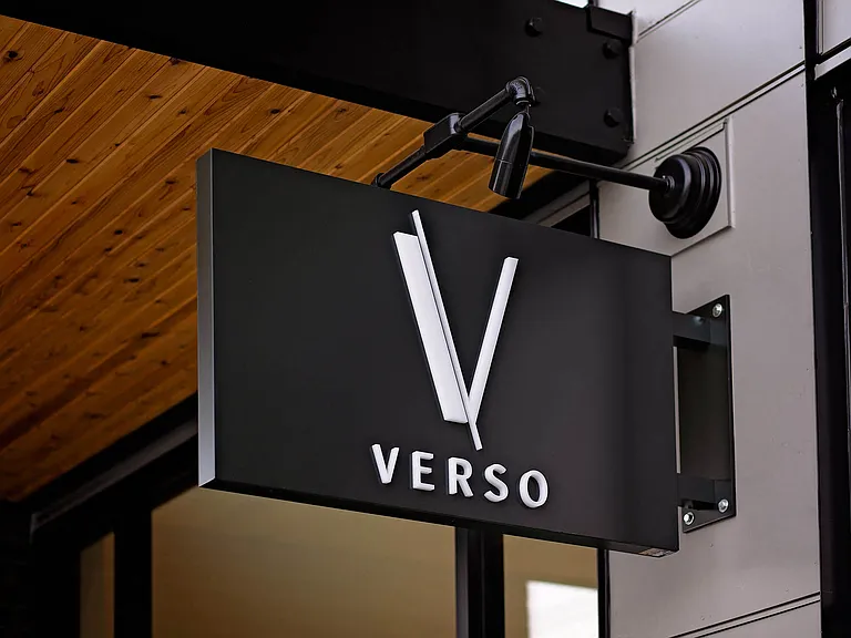 Verso — Photo 1