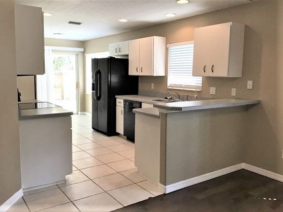 4th image of 28 Ramblewood Dr
