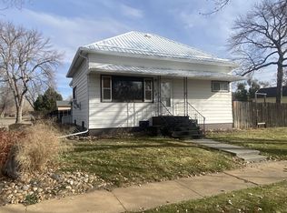 189 N 3rd Ave, Forsyth, MT 59327